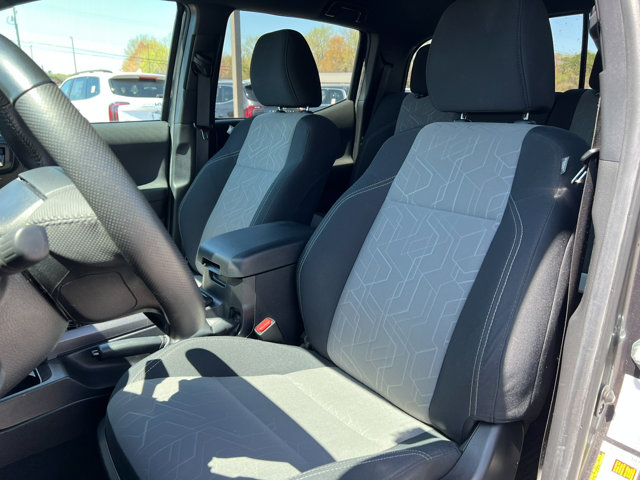 Vehicle image 15 of 27