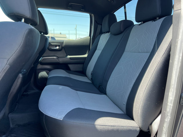 Vehicle image 25 of 27