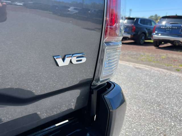 Vehicle image 10 of 27