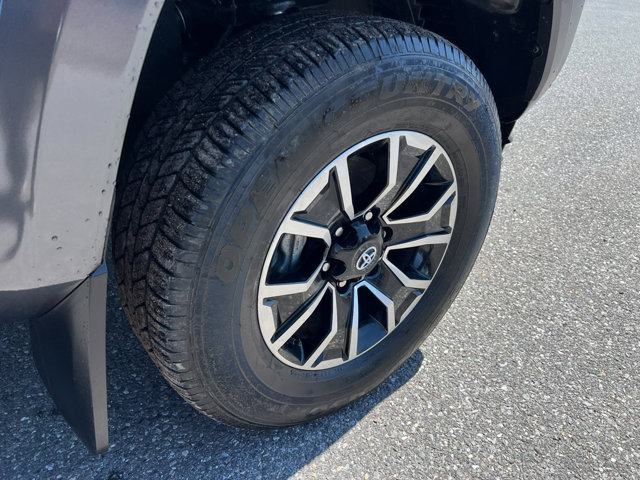 Vehicle image 12 of 27