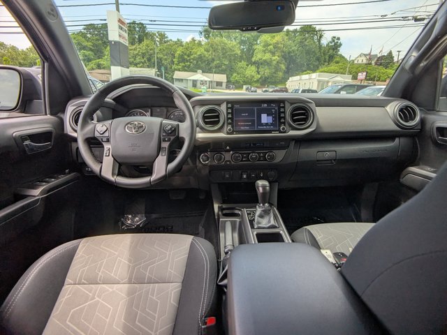 Vehicle image 16 of 32
