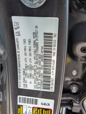 Vehicle image 17 of 32