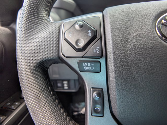 Vehicle image 24 of 32