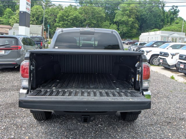 Vehicle image 10 of 32