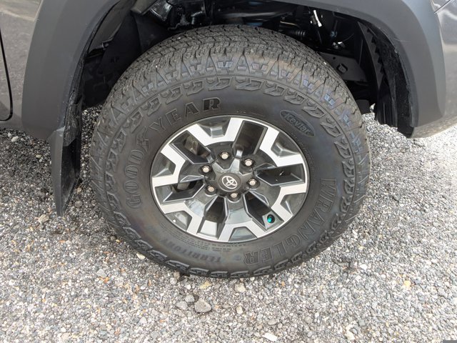 Vehicle image 11 of 32