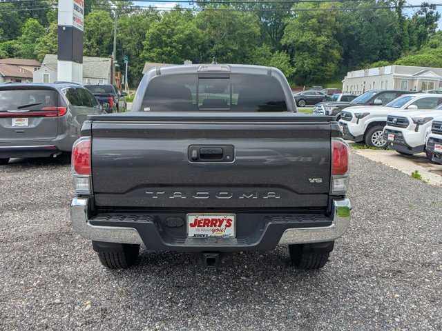 Vehicle image 8 of 32