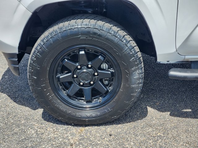 Vehicle image 9 of 30