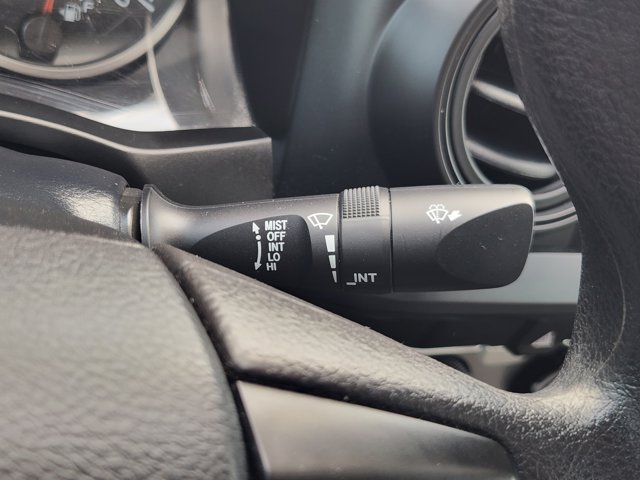 Vehicle image 28 of 30