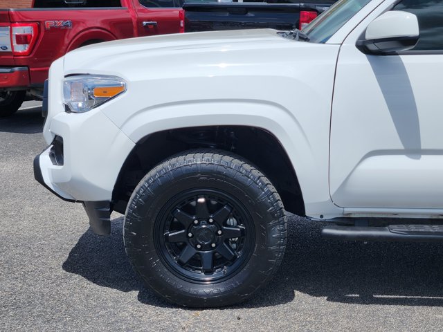 Vehicle image 10 of 30