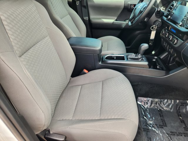 Vehicle image 14 of 30