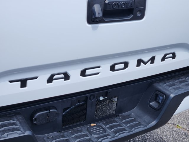 Vehicle image 27 of 30