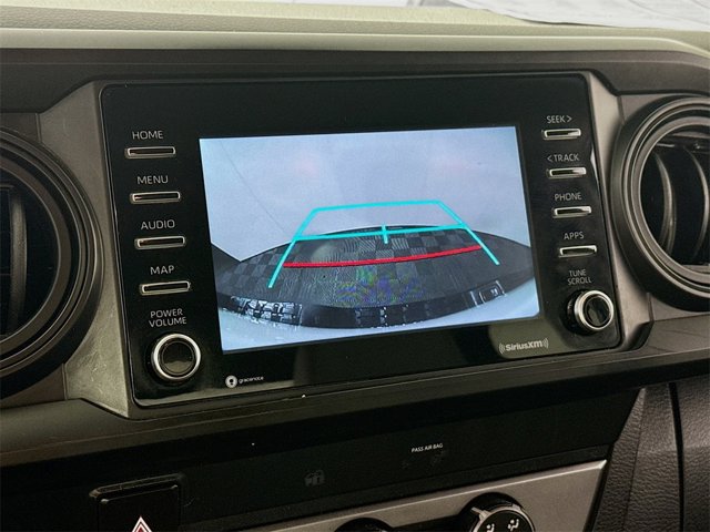 Vehicle image 17 of 19