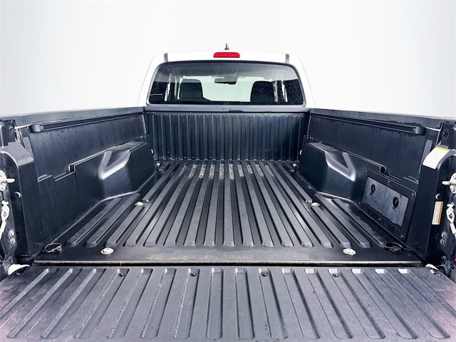 Vehicle image 11 of 19