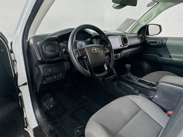 Vehicle image 13 of 19