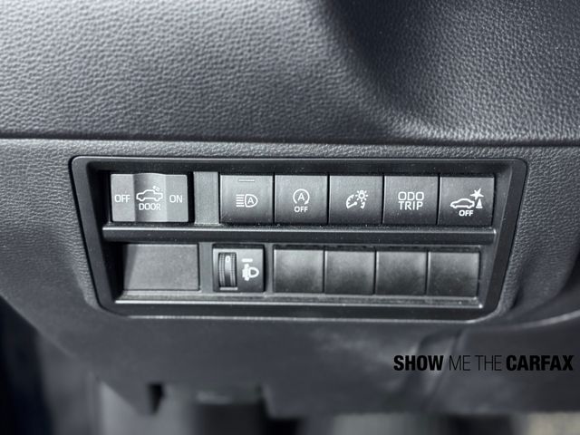 Vehicle image 20 of 38