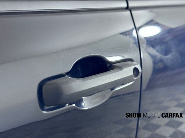Vehicle image 31 of 38