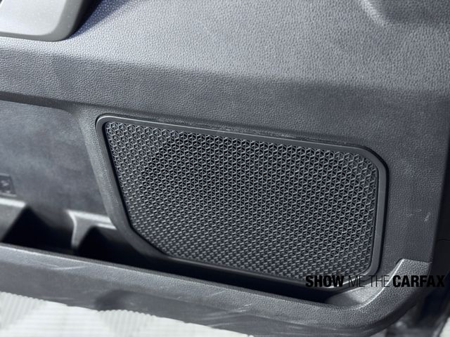 Vehicle image 27 of 38