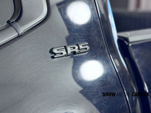 Vehicle image 35 of 38