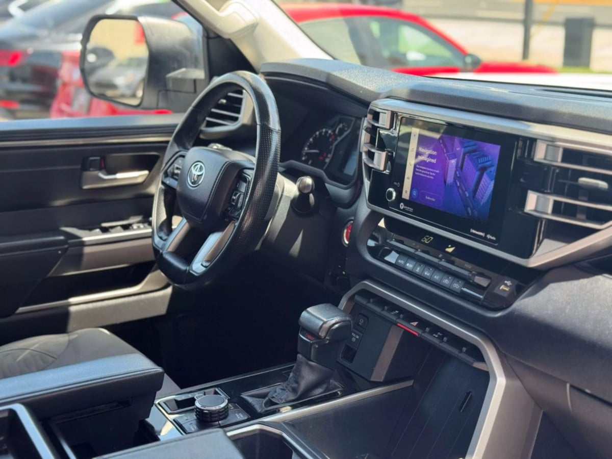 Vehicle image 13 of 36