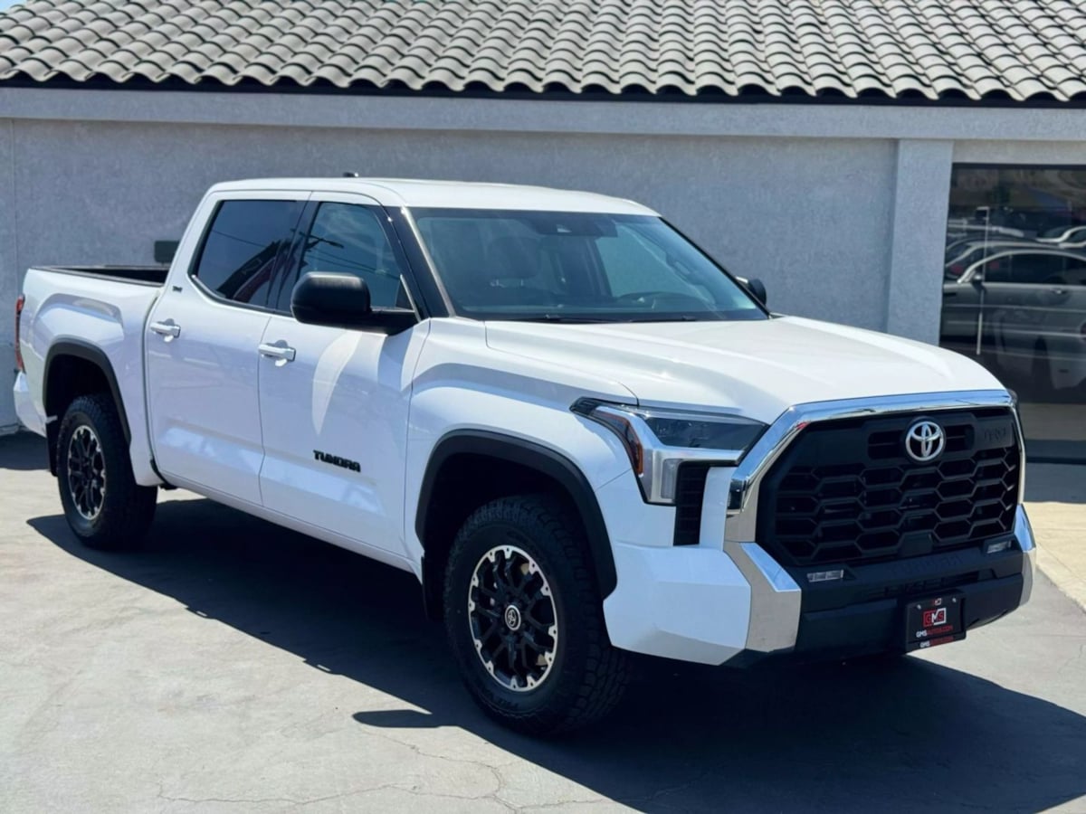 Vehicle image 4 of 36
