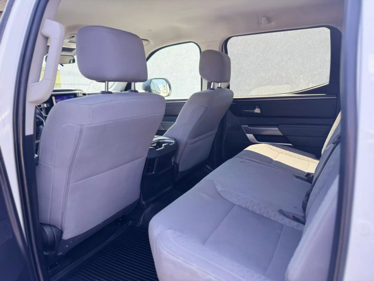 Vehicle image 17 of 36
