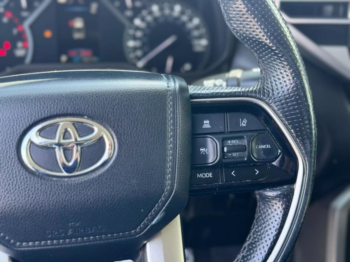 Vehicle image 26 of 36