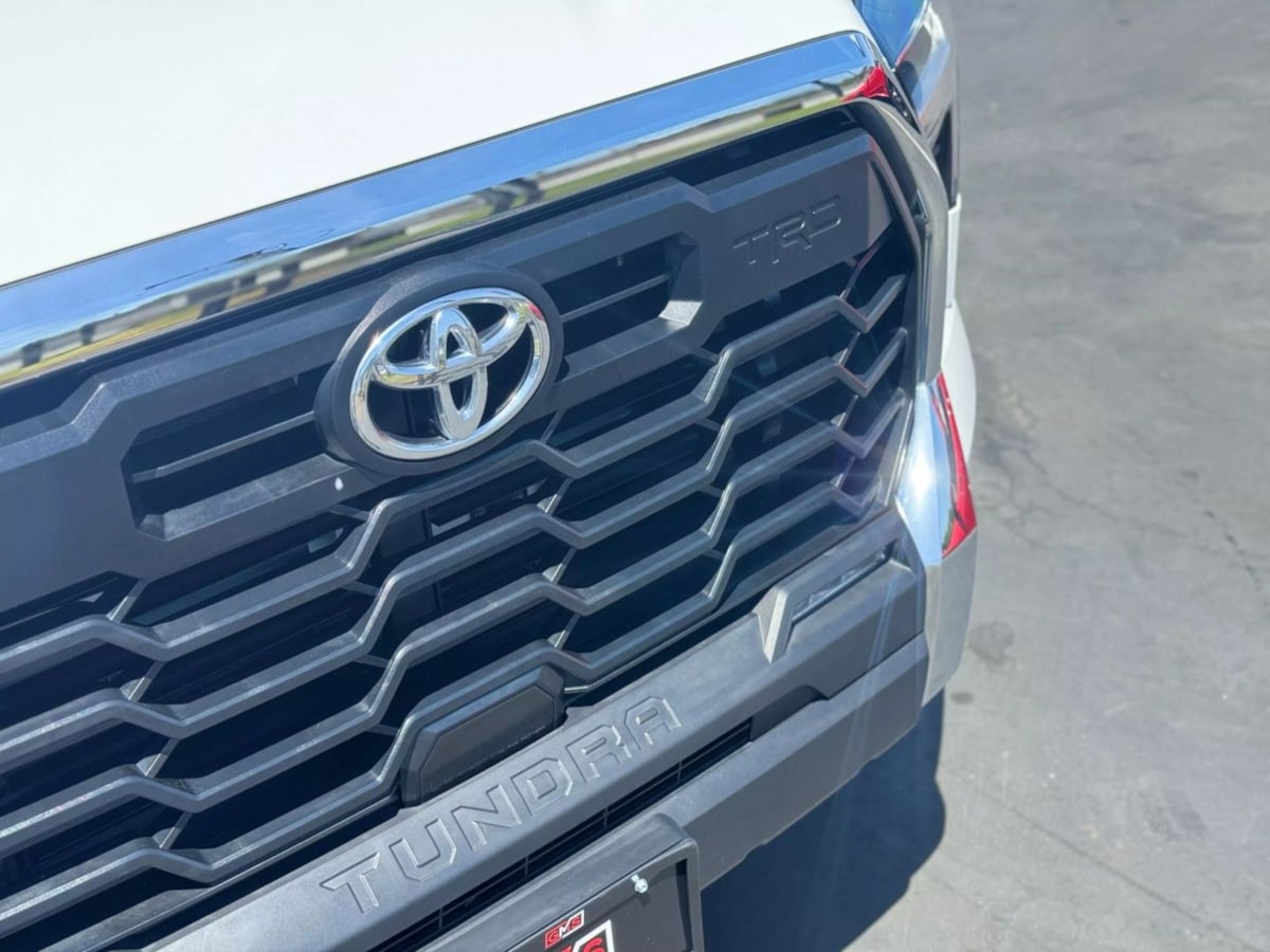 Vehicle image 11 of 36