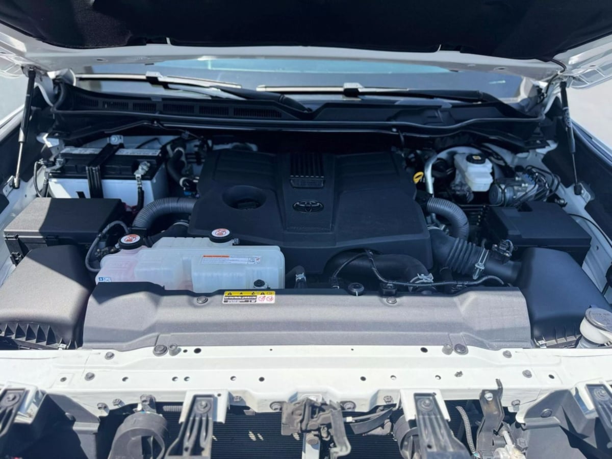 Vehicle image 34 of 36