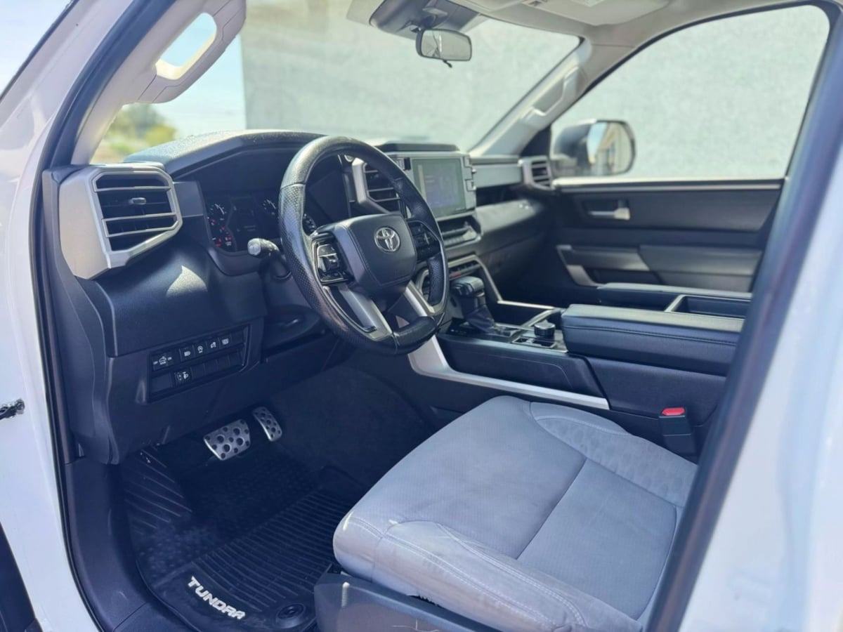 Vehicle image 16 of 36