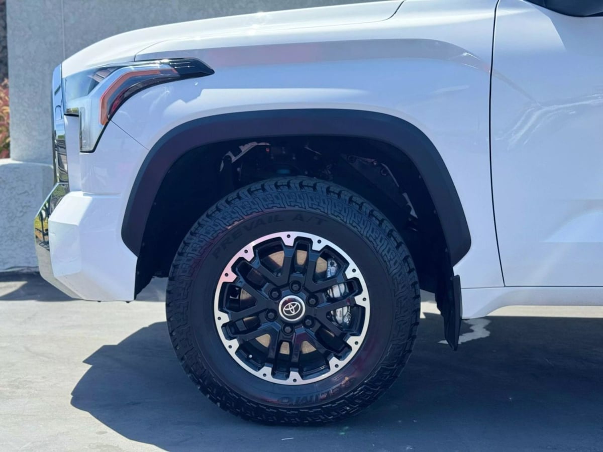 Vehicle image 10 of 36
