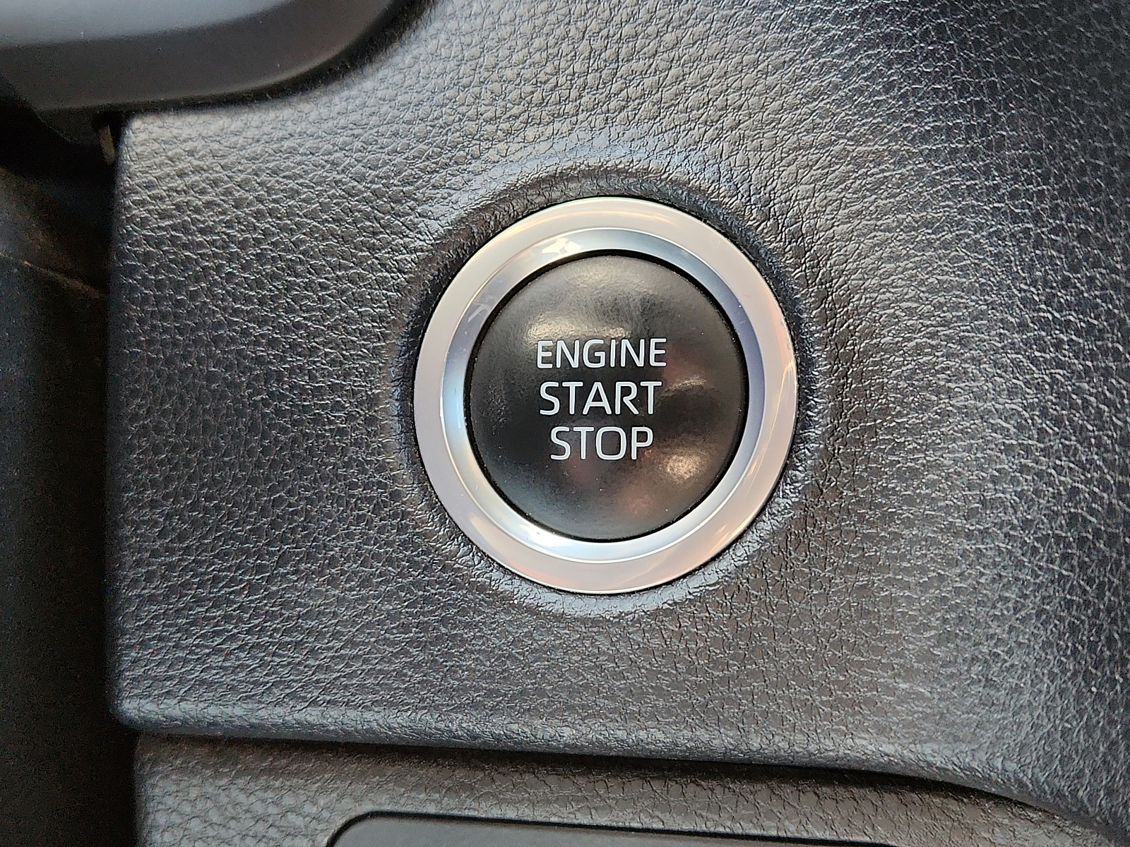 Vehicle image 13 of 16