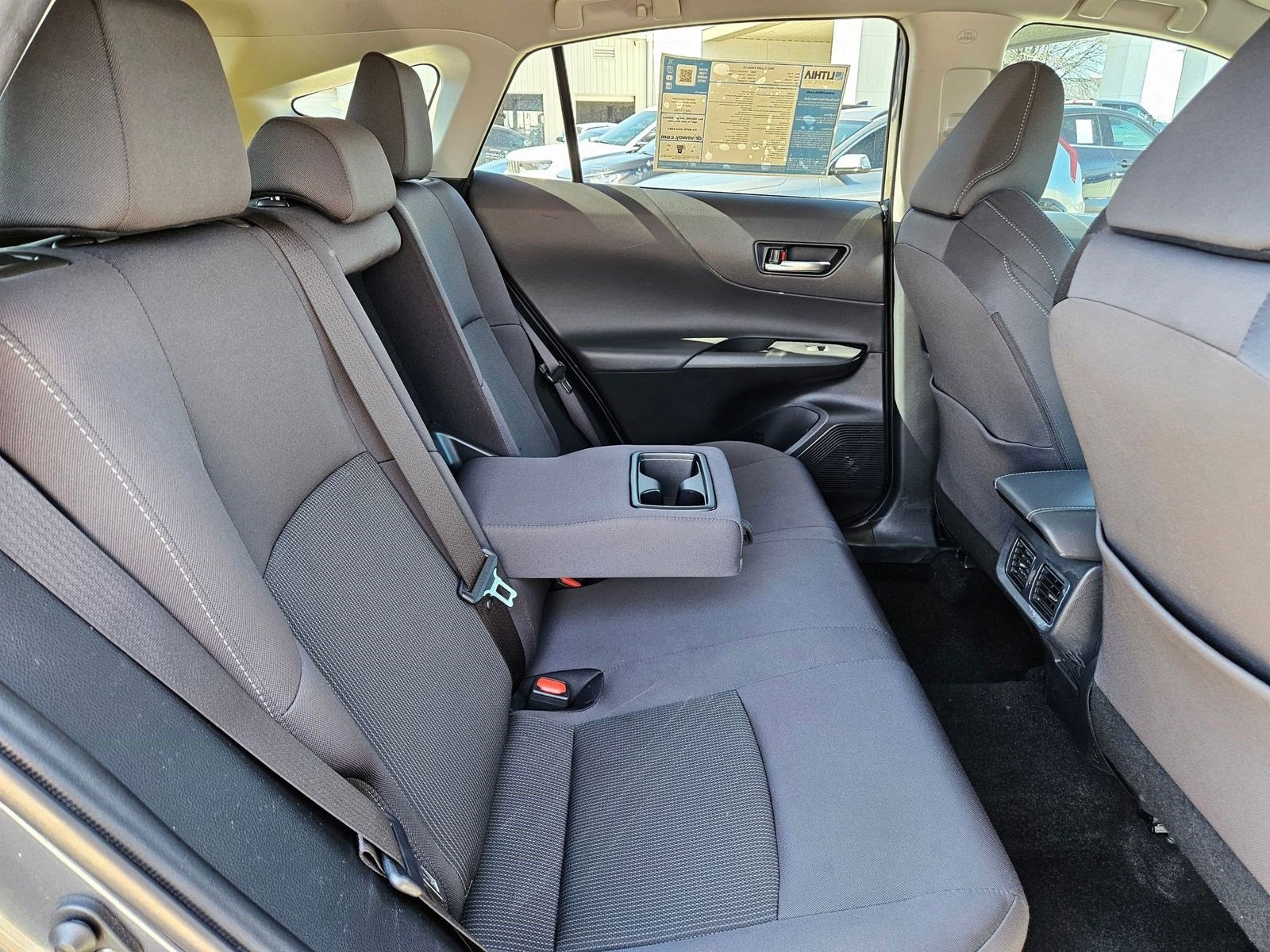 Vehicle image 19 of 32