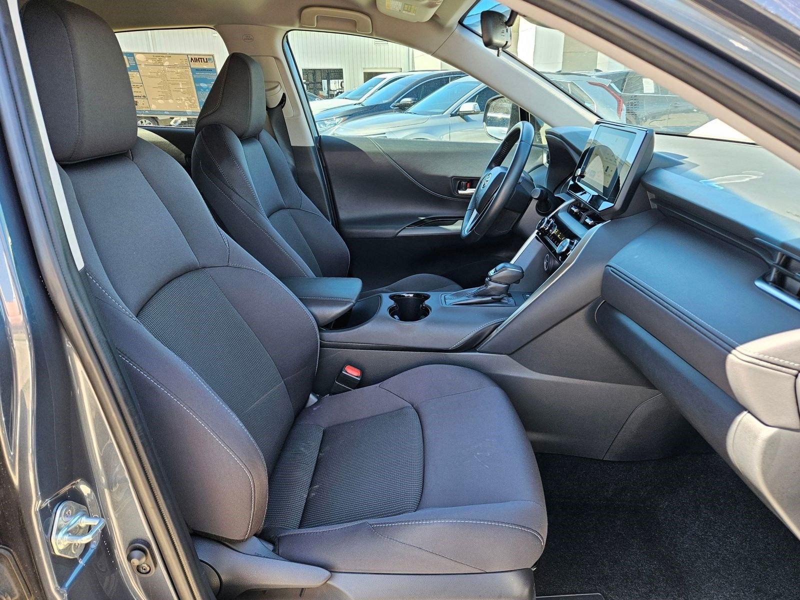 Vehicle image 20 of 32