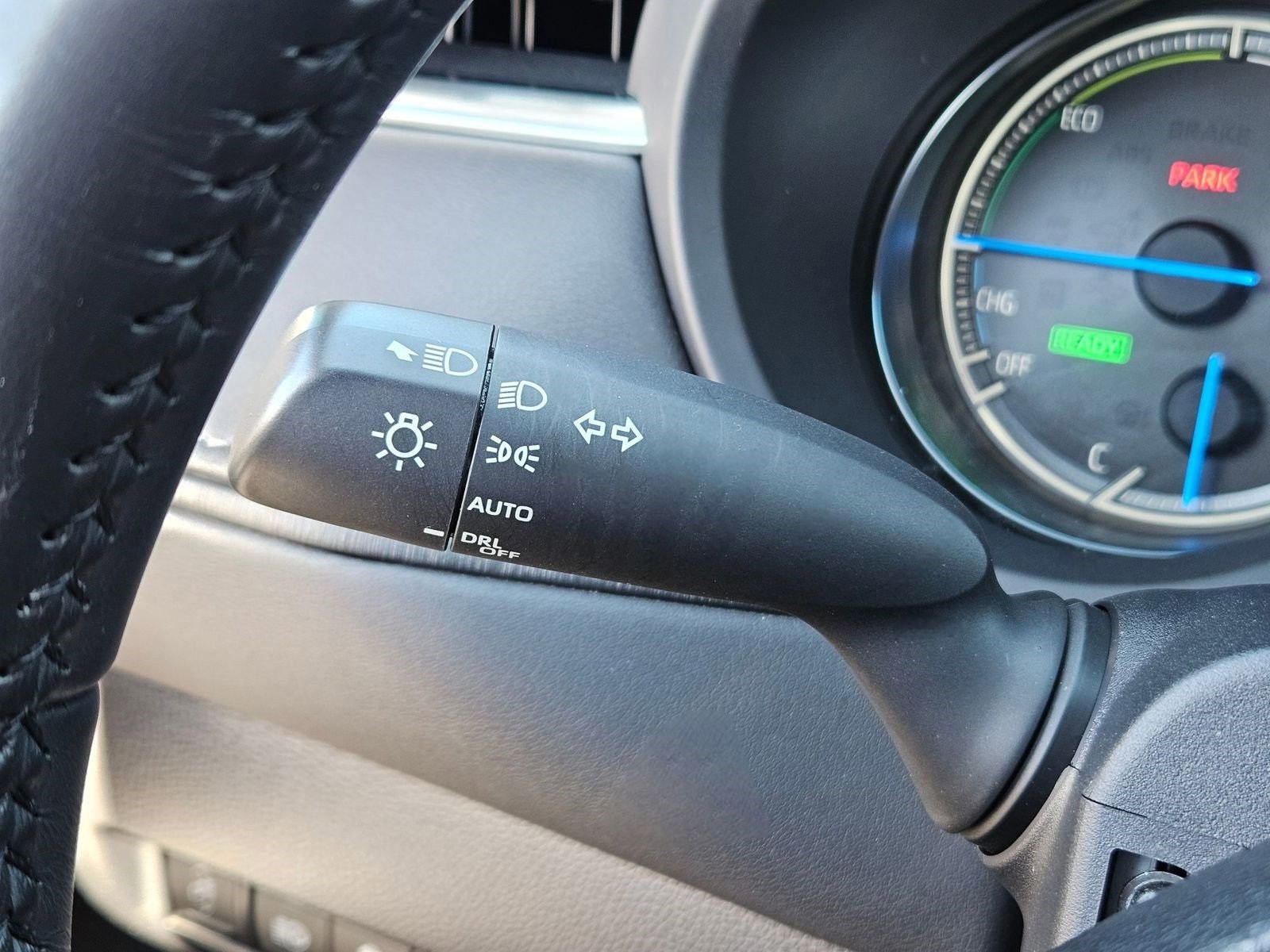 Vehicle image 24 of 32