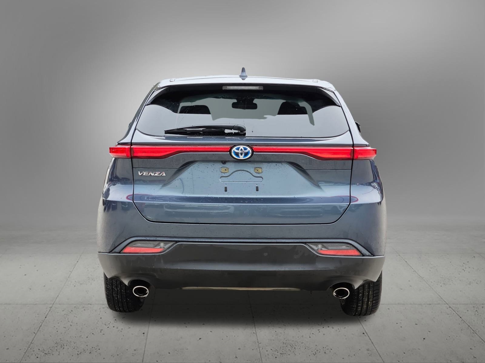 Vehicle image 5 of 32