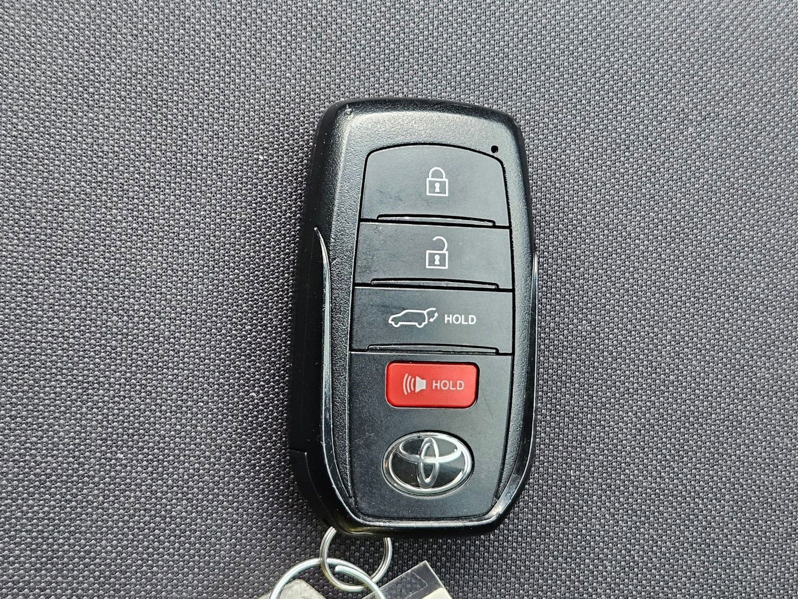 Vehicle image 31 of 32