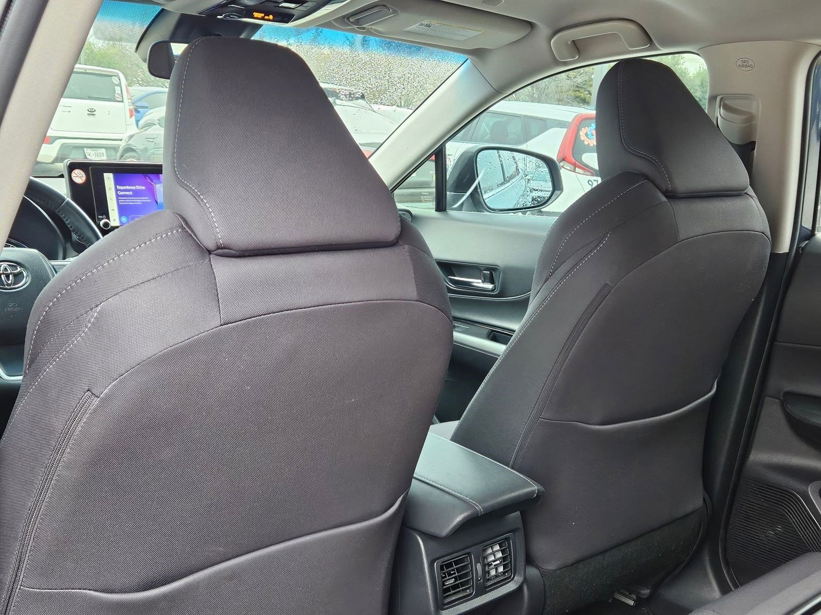 Vehicle image 18 of 32