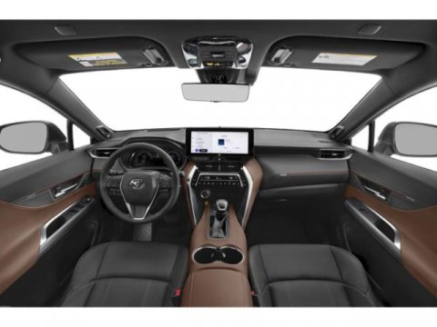 Vehicle image 8 of 15