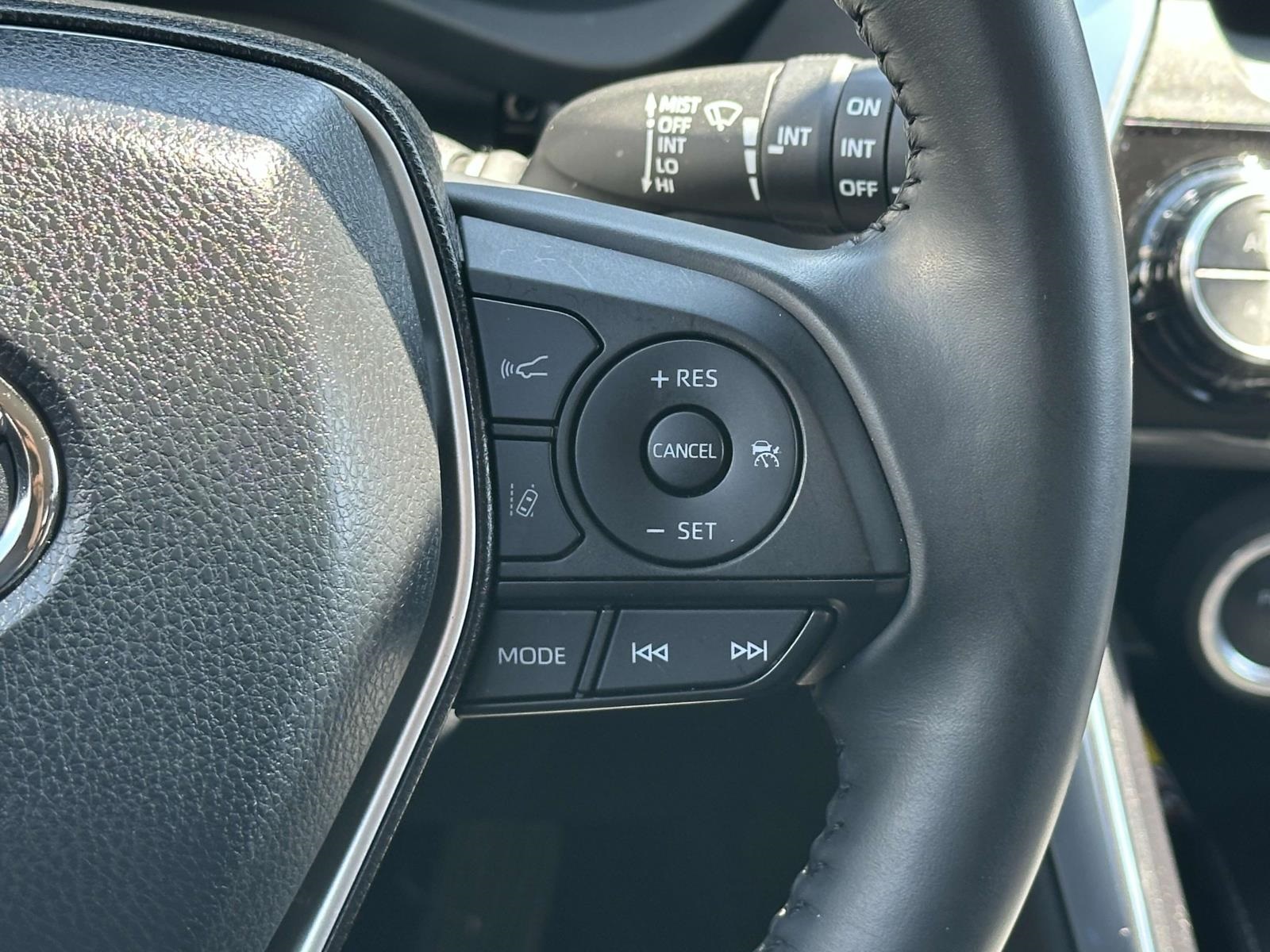 Vehicle image 13 of 26