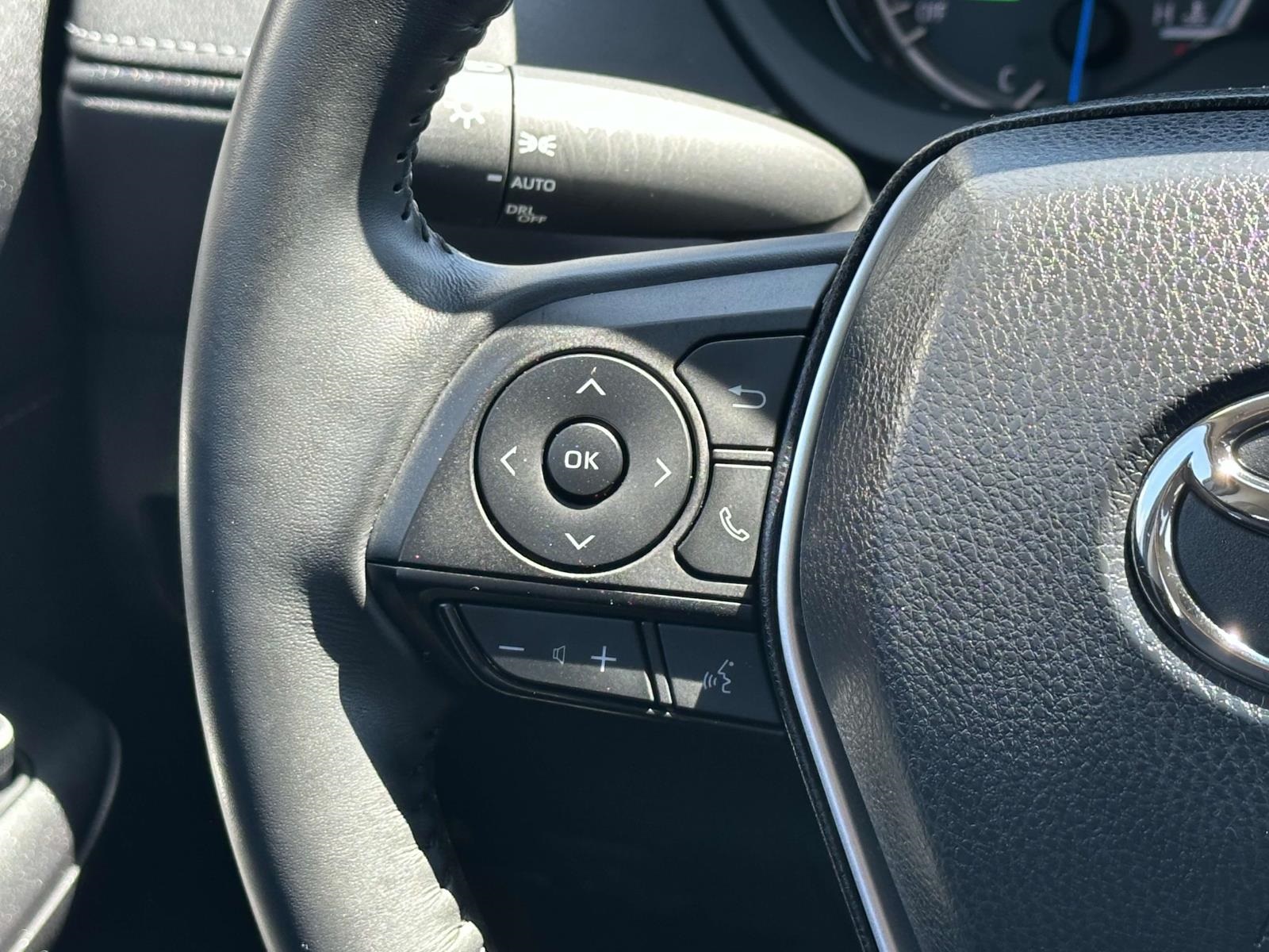 Vehicle image 14 of 26