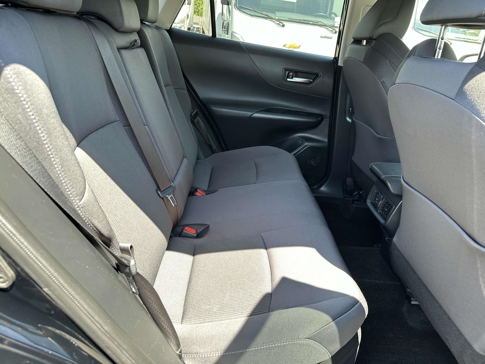 Vehicle image 21 of 26