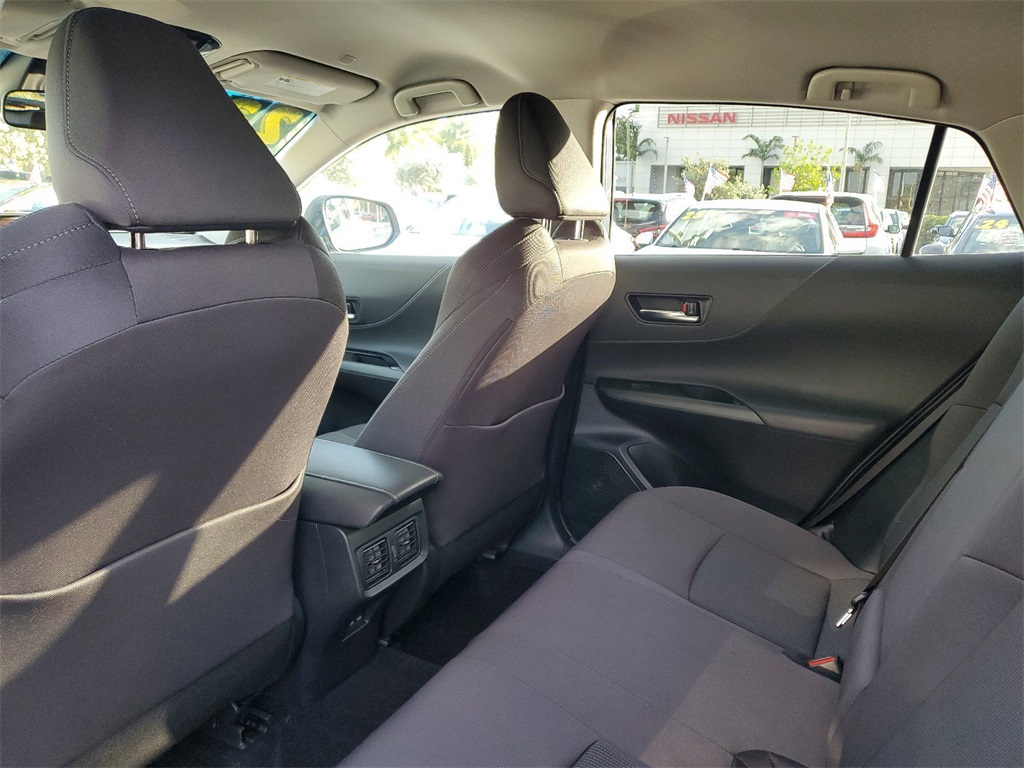 Vehicle image 10 of 22