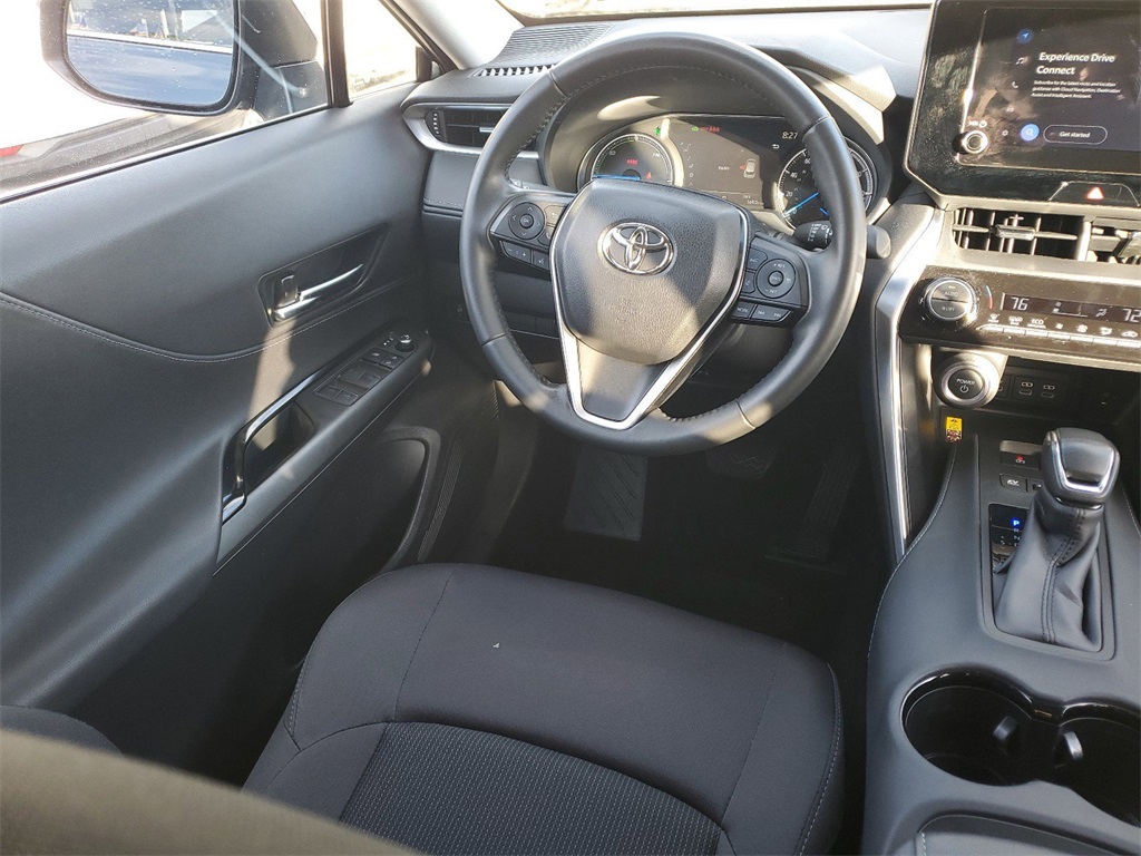 Vehicle image 14 of 22