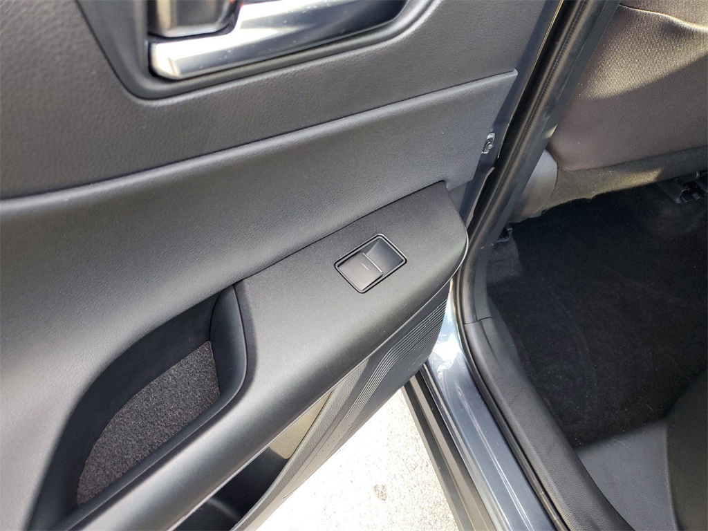 Vehicle image 12 of 22