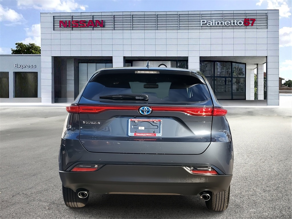 Vehicle image 5 of 22
