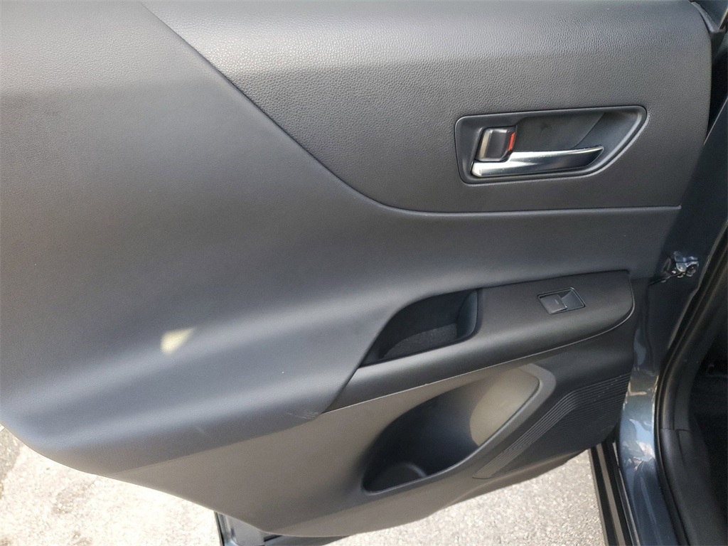 Vehicle image 11 of 22