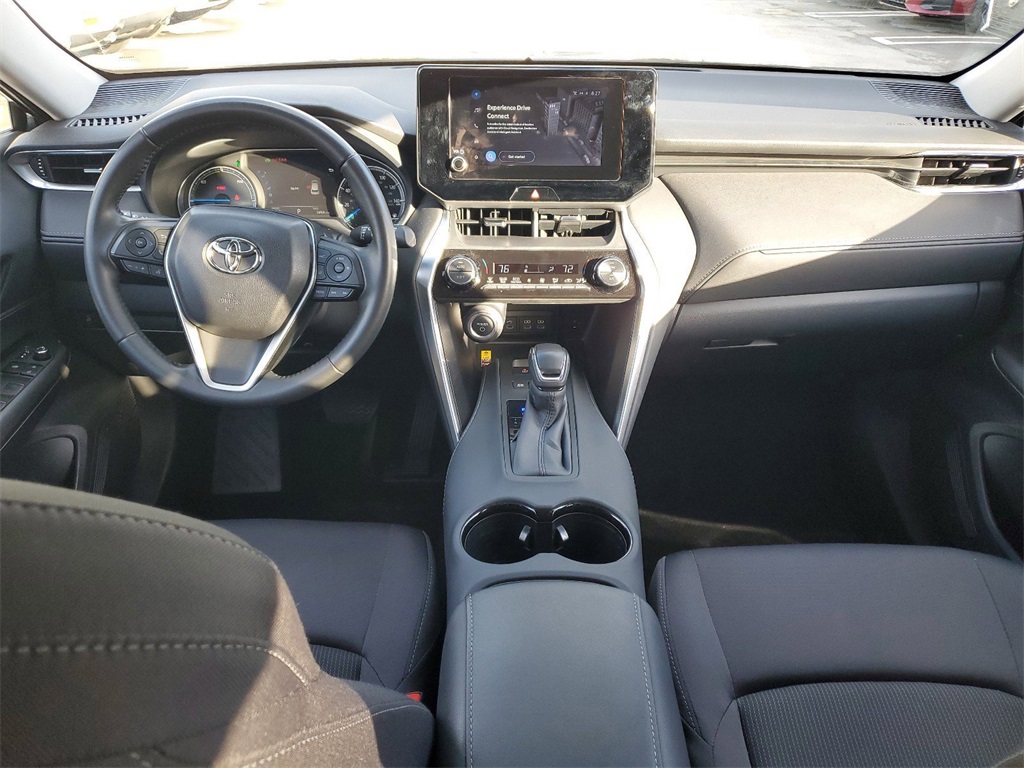 Vehicle image 13 of 22