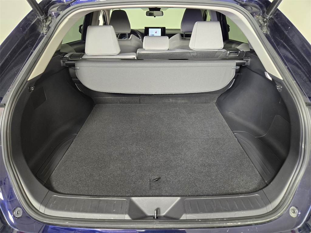 Vehicle image 16 of 31