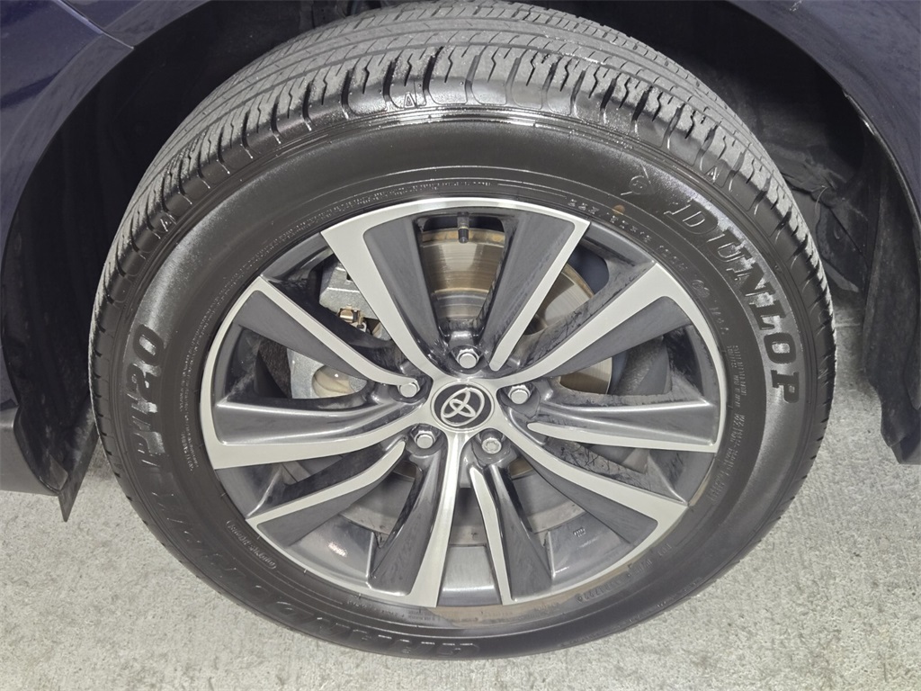 Vehicle image 11 of 31