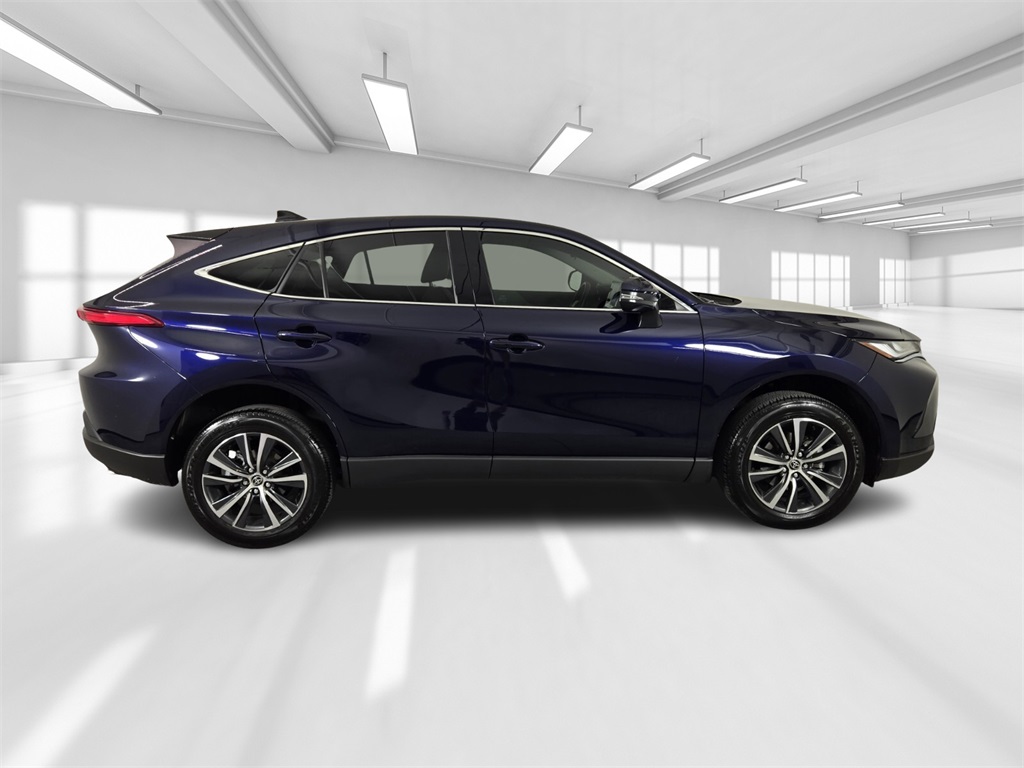 Vehicle image 3 of 31